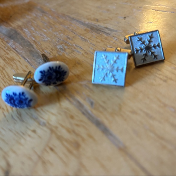 Vintage cufflinks set of two snowflakes porcelain good condition - Picture 3 of 4